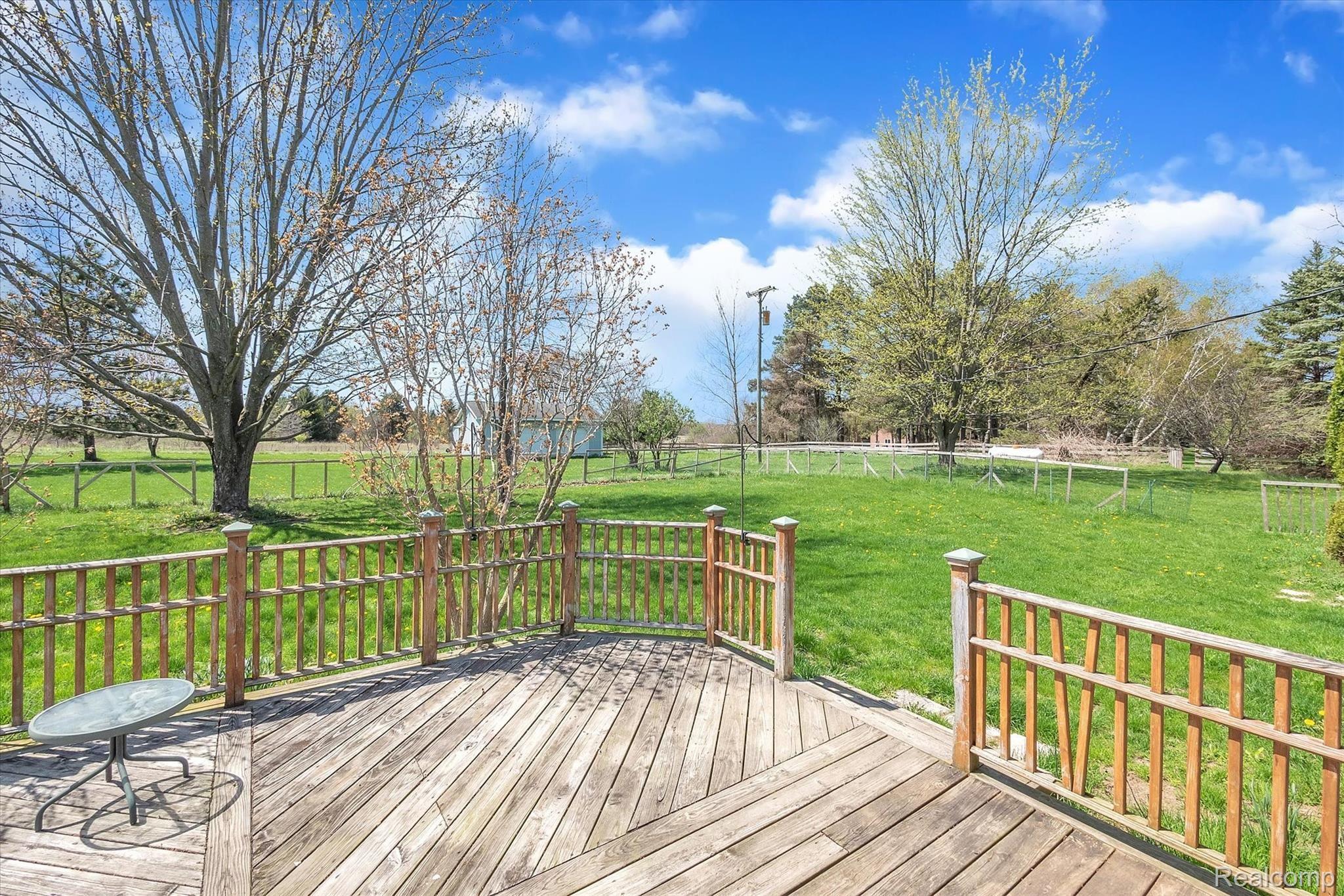 2662 South Latson Road Howell, MI 48843 - Photo 28 of 36 39-2662-S-Latson-Rd-WindowStill-Real-Estate-Photography-39.jpg