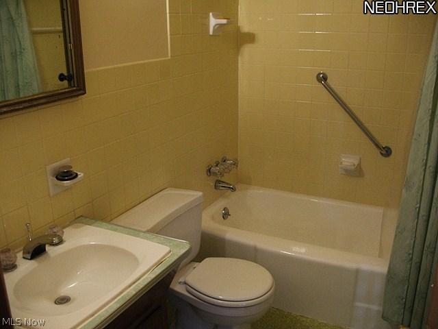 6053 Ascot Road Cleveland, OH 44124 - Photo 12 of 13