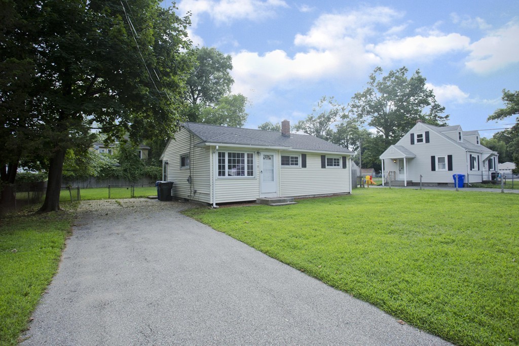 12 Steuben Street Springfield, MA 01151 - Photo 3 of 21 Gallery Image 3