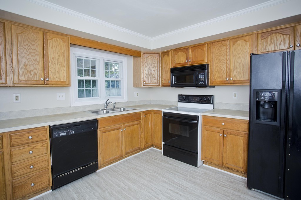 12 Steuben Street Springfield, MA 01151 - Photo 4 of 21 Gallery Image 4