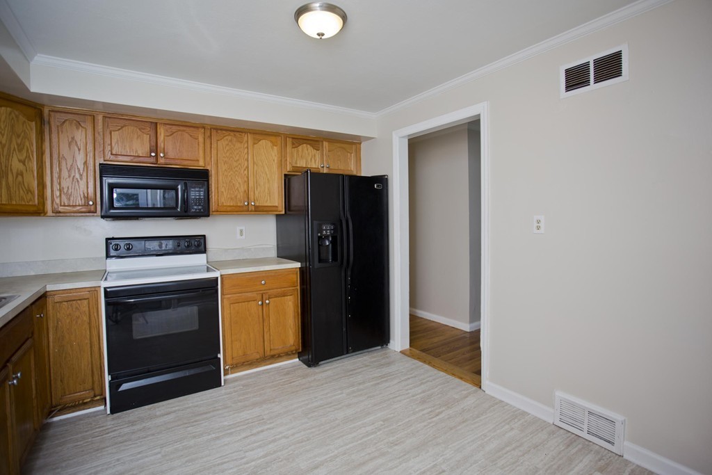 12 Steuben Street Springfield, MA 01151 - Photo 5 of 21 Gallery Image 5