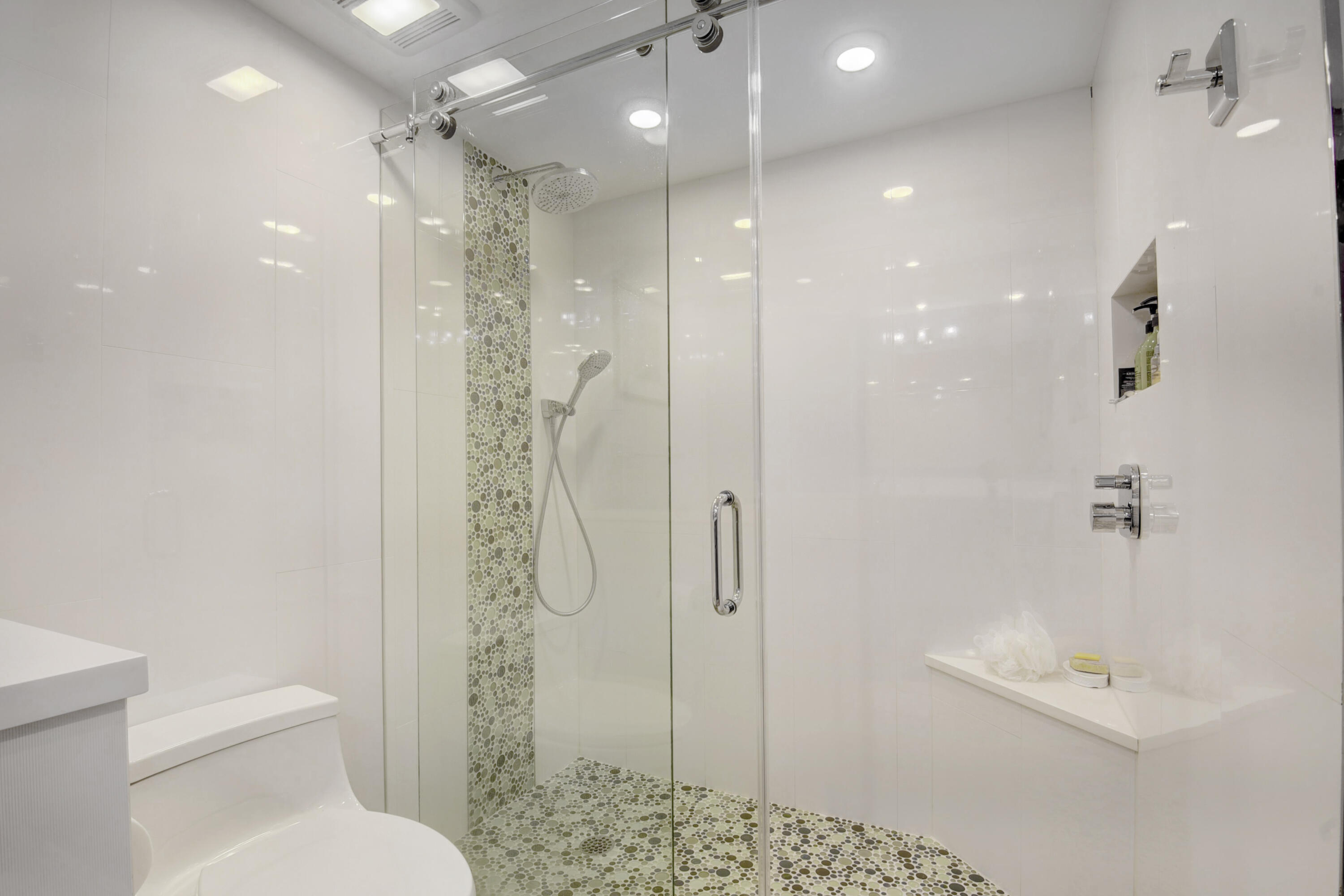 2066 North Ocean Boulevard, Unit 14SW Boca Raton, FL 33431 - Photo 28 of 43 bath