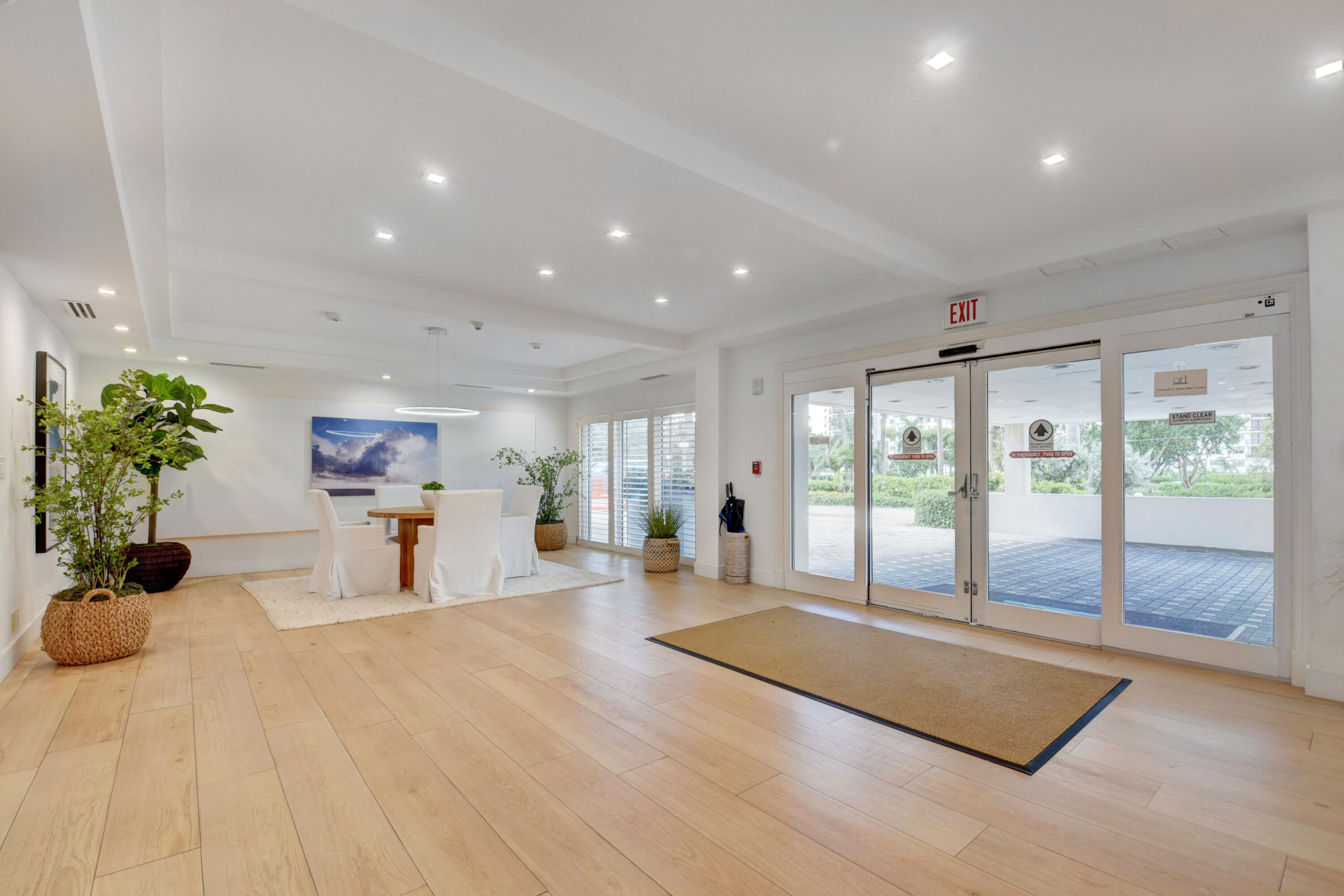 2066 North Ocean Boulevard, Unit 14SW Boca Raton, FL 33431 - Photo 35 of 43 lobby