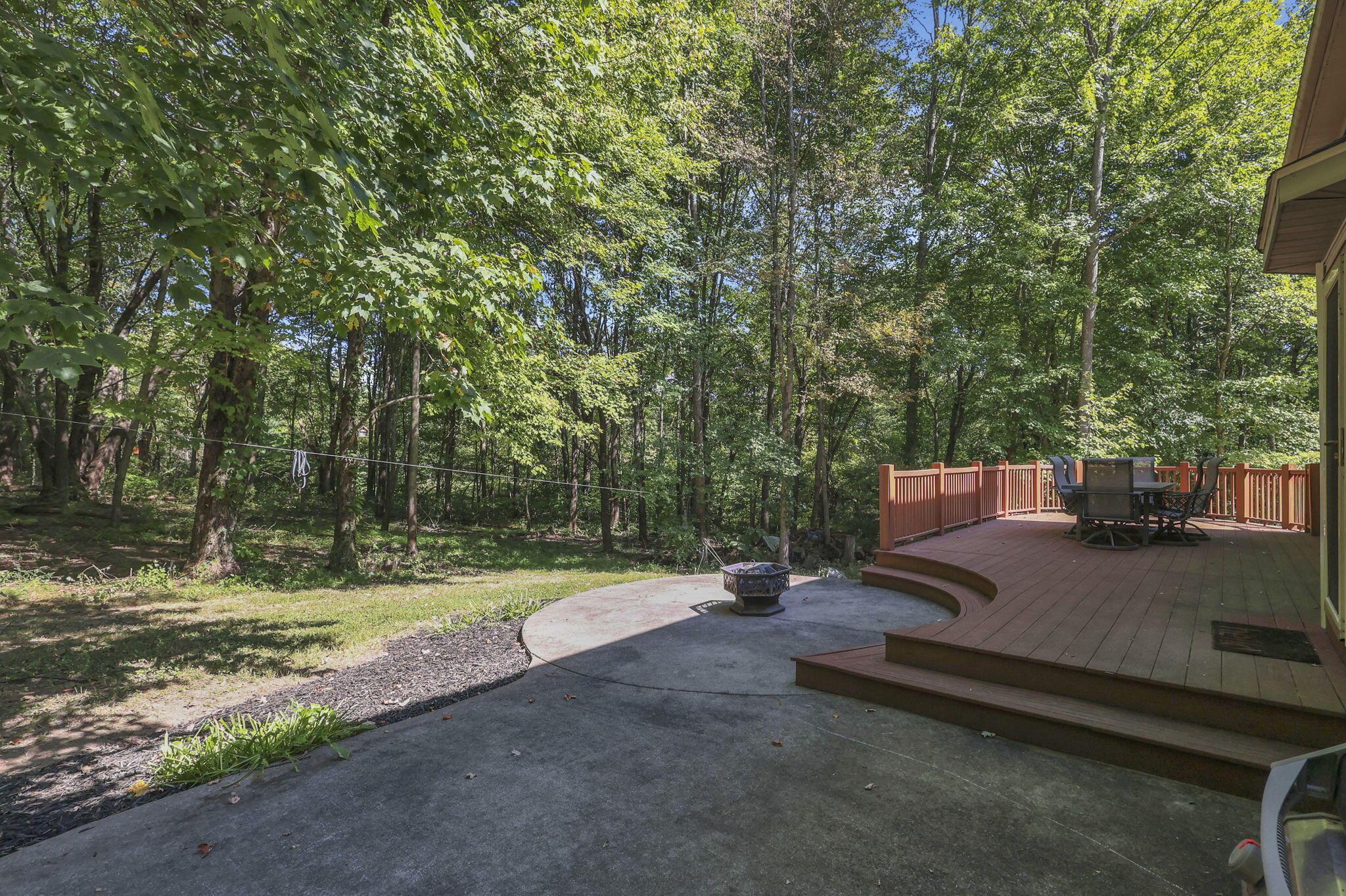 6690 Watkins Road Southwest Pataskala, OH 43062 - Photo 4 of 83 Backyard: Patio
