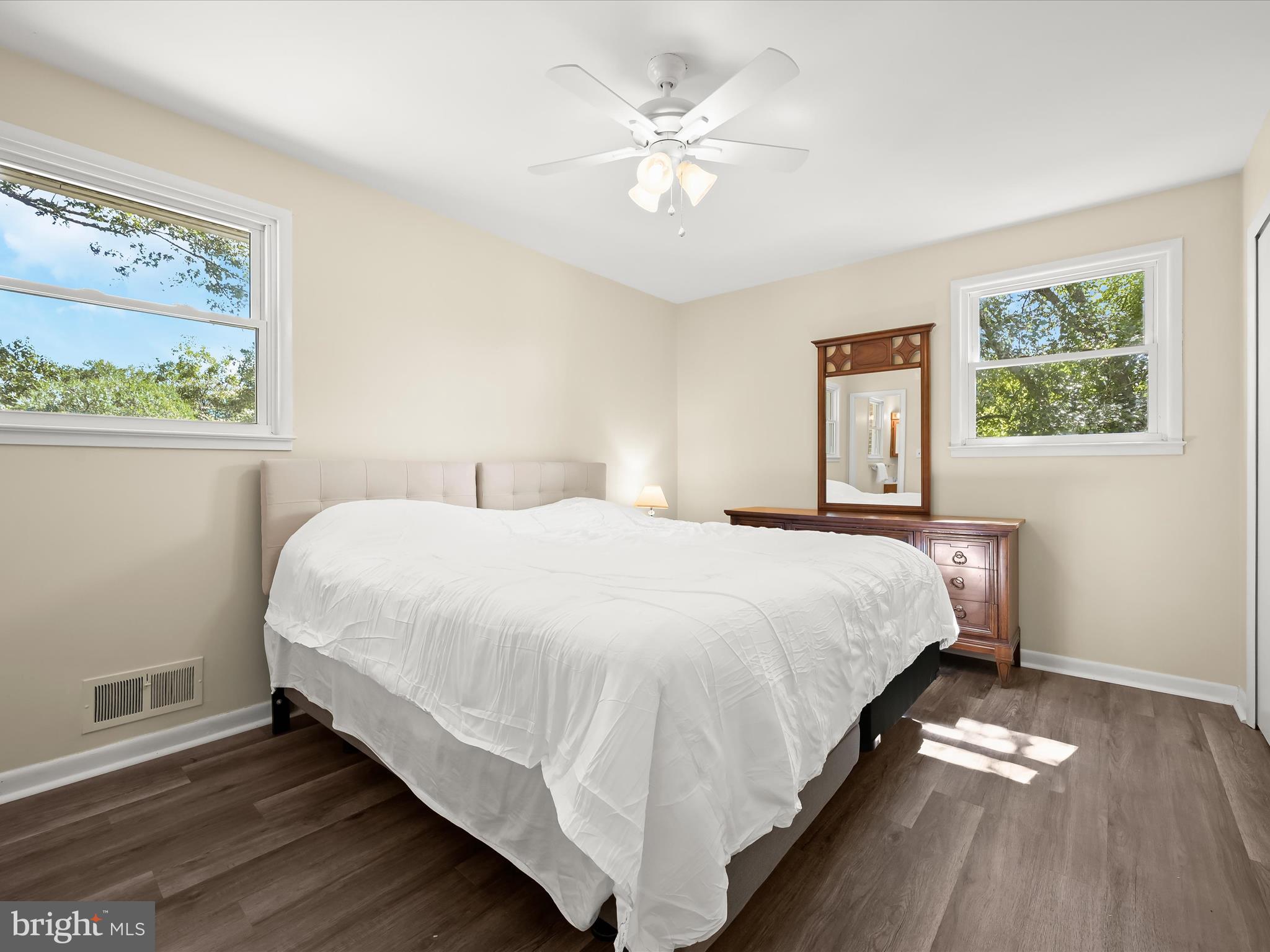 15225 Barnesville Road Boyds, MD 20841 - Photo 16 of 44 Bedroom