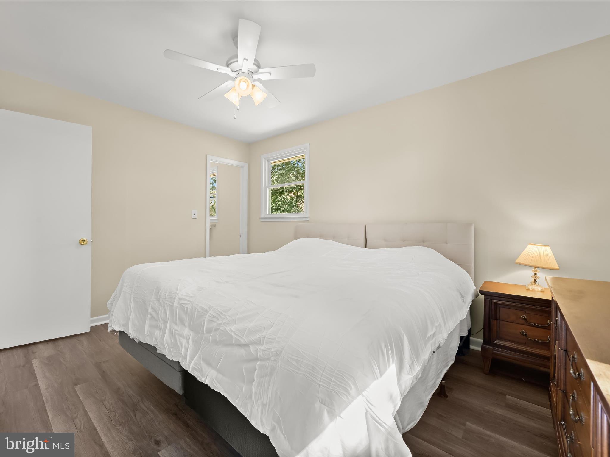 15225 Barnesville Road Boyds, MD 20841 - Photo 18 of 44 Bedroom