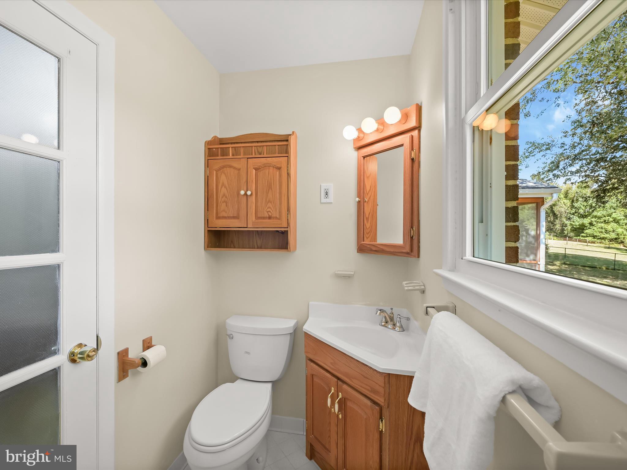 15225 Barnesville Road Boyds, MD 20841 - Photo 20 of 44 Attached Half Bath (Full Bath Access)