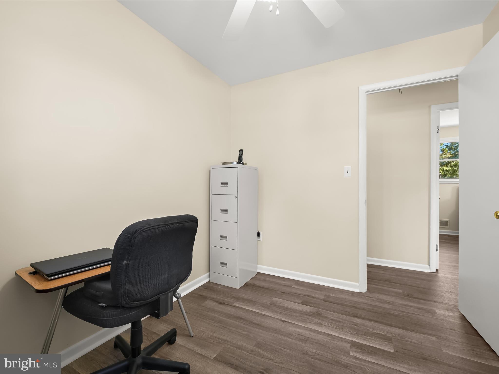 15225 Barnesville Road Boyds, MD 20841 - Photo 24 of 44 Bedroom