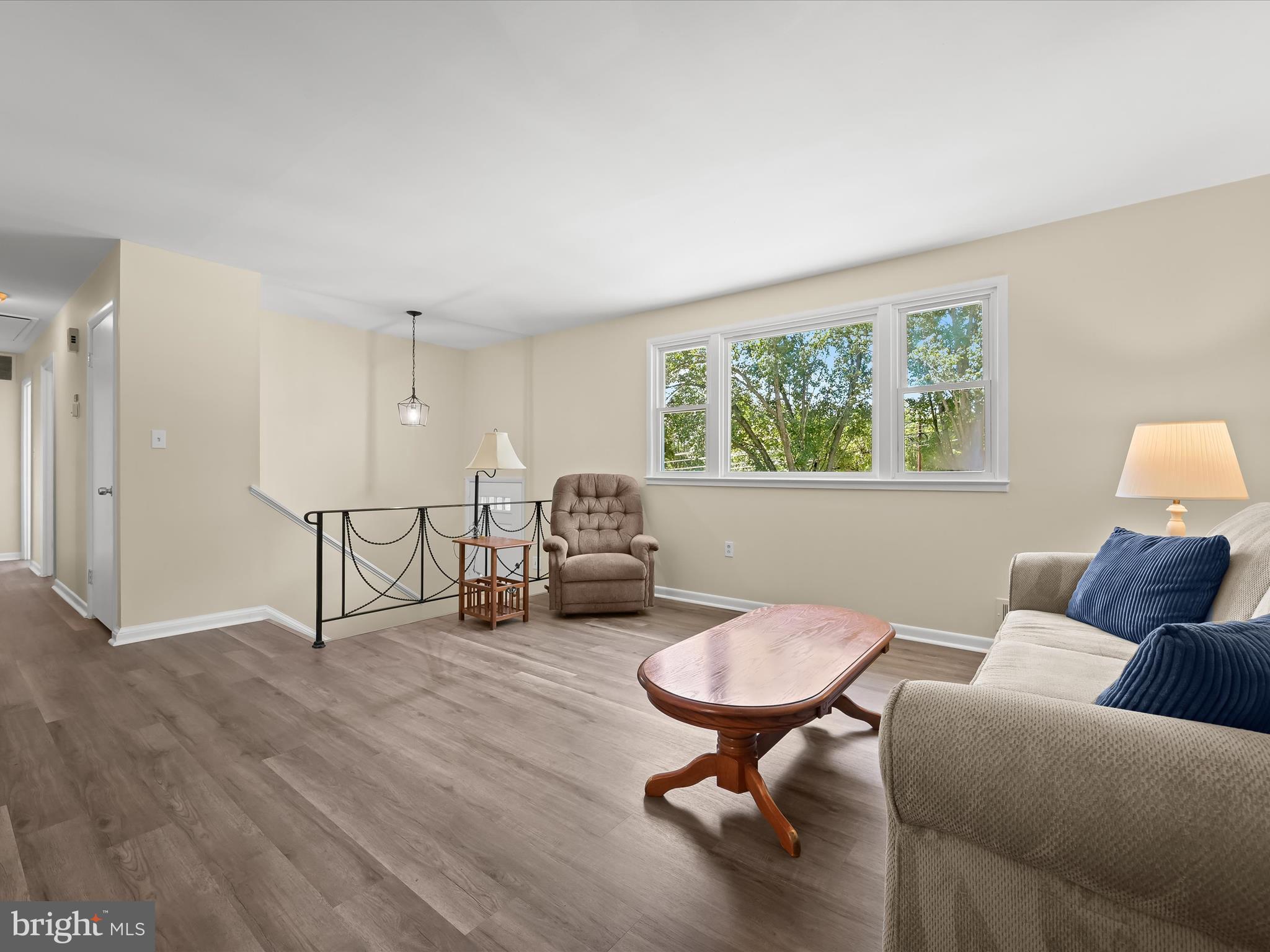 15225 Barnesville Road Boyds, MD 20841 - Photo 3 of 44 Living Room