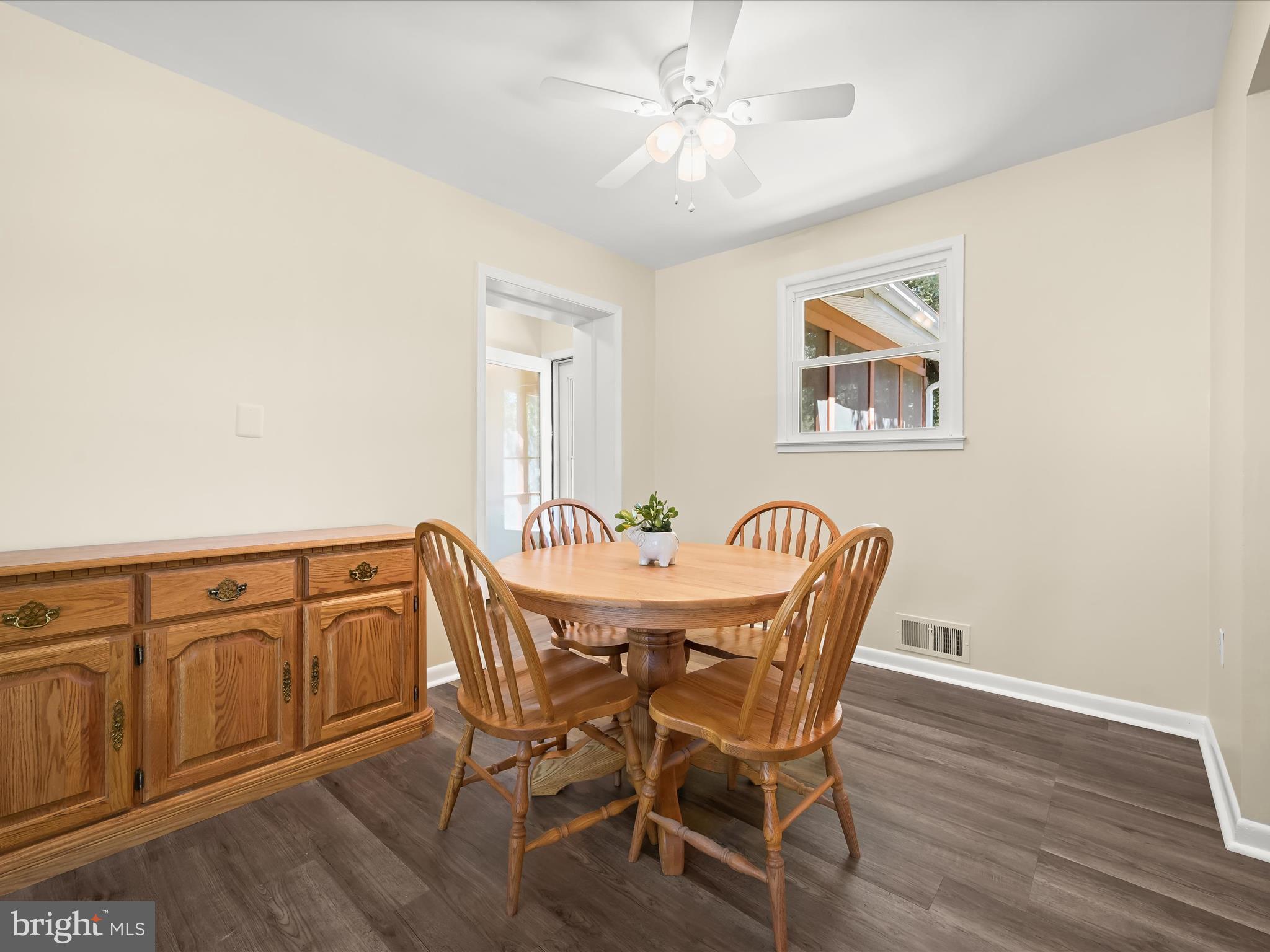 15225 Barnesville Road Boyds, MD 20841 - Photo 5 of 44 Dining Room