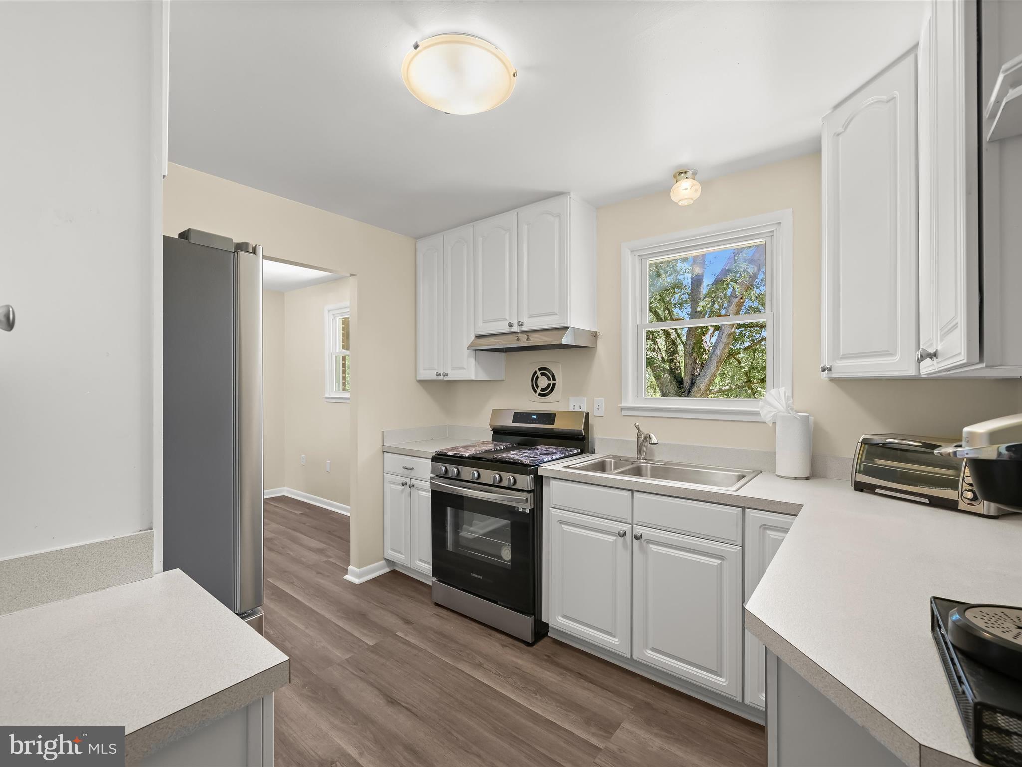 15225 Barnesville Road Boyds, MD 20841 - Photo 7 of 44 Kitchen