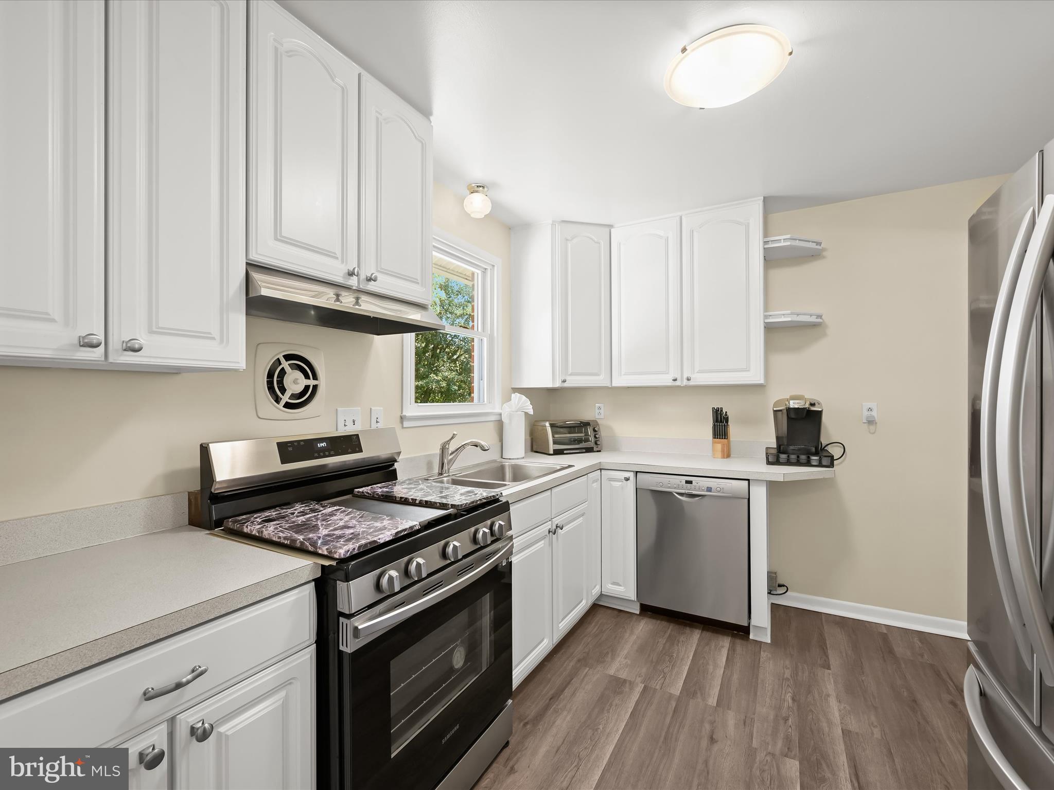15225 Barnesville Road Boyds, MD 20841 - Photo 8 of 44 Kitchen