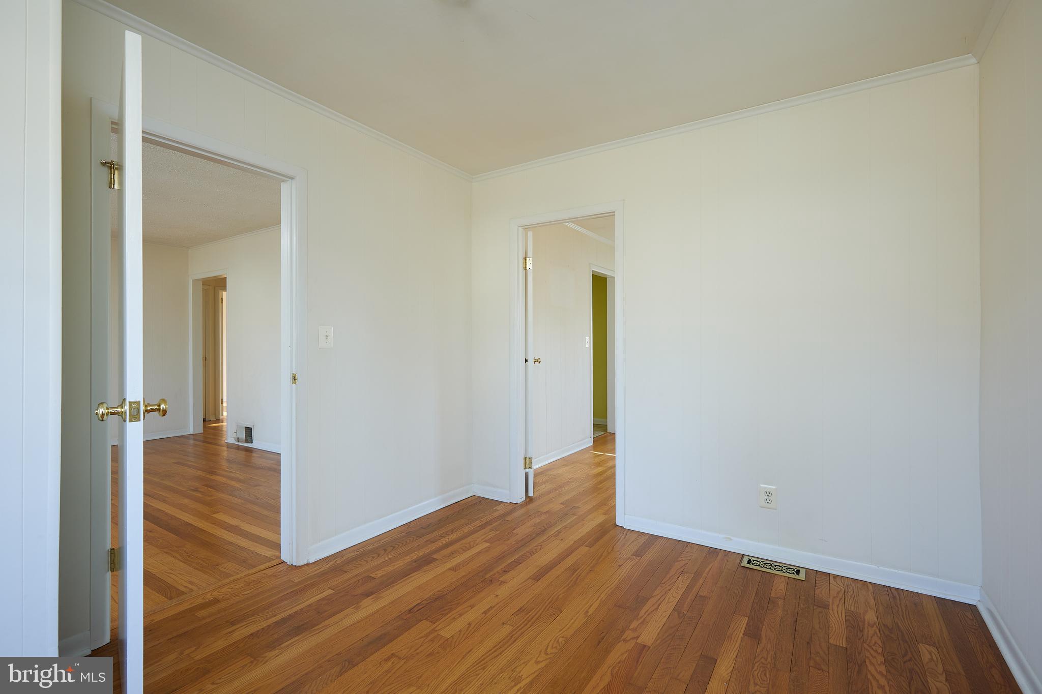 4506 Gridley Road Silver Spring, MD 20906 - Photo 9 of 36