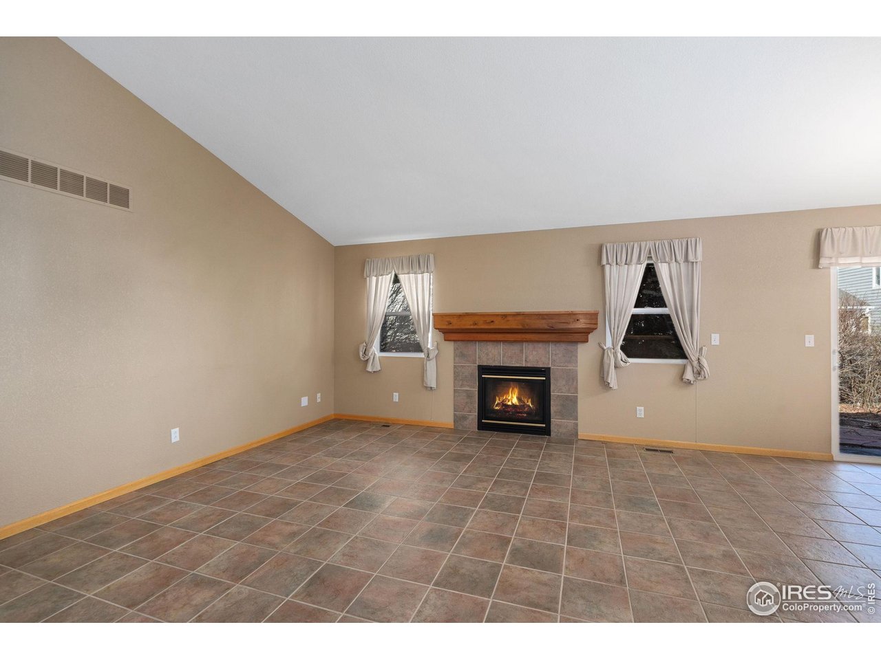 2656 Paddington Road Fort Collins, CO 80525 - Photo 8 of 50 Living Room
