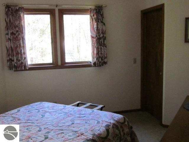 8186 South Dunns Farm Road Maple City, MI 49664 - Photo 25 of 27 1745001-24.JPG