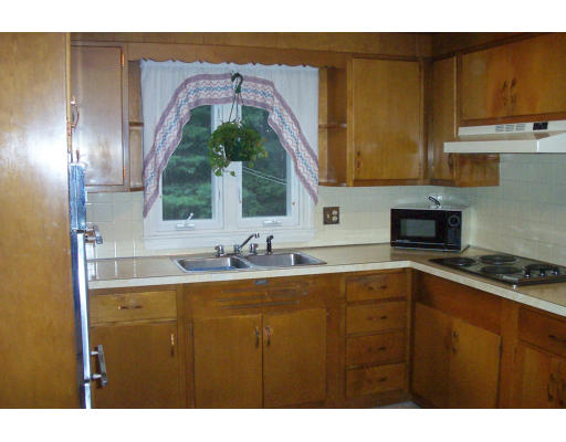 62 Pilgrim Road Lancaster, MA 01523 - Photo 3 of 13 Gallery Image 3