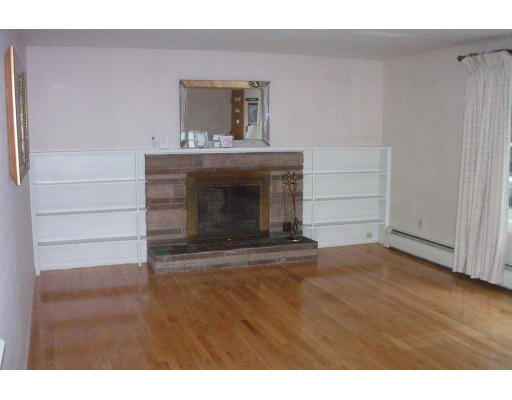 62 Pilgrim Road Lancaster, MA 01523 - Photo 4 of 13 Gallery Image 4