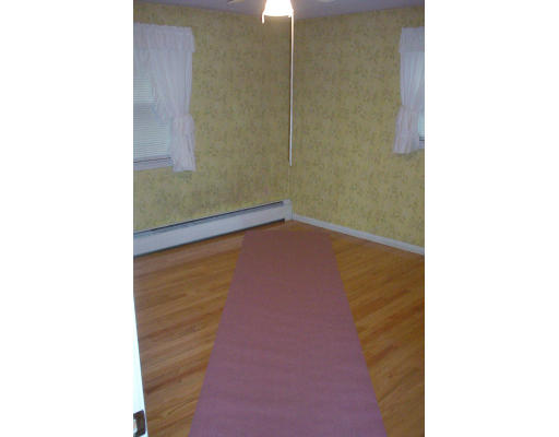 62 Pilgrim Road Lancaster, MA 01523 - Photo 6 of 13 Gallery Image 6