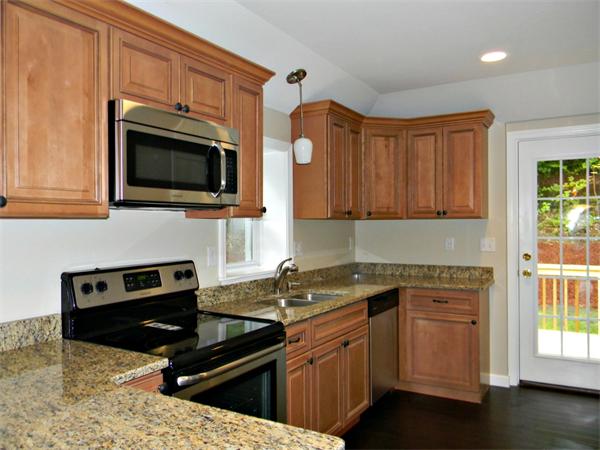 21 Redstone Hill Road Sterling, MA 01564 - Photo 2 of 30 Gallery Image 2
