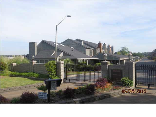 72 Breakers Lane, Unit 72 Ridgeland, MS 39157 - Photo 14 of 17 Beautiful Gated entrance