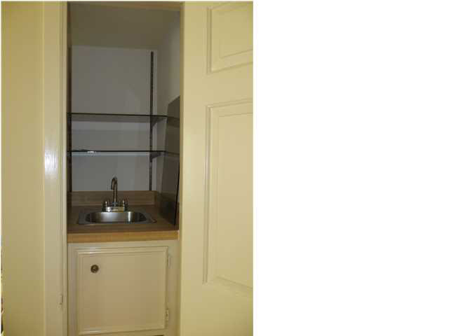 72 Breakers Lane, Unit 72 Ridgeland, MS 39157 - Photo 6 of 17 Wet Bar