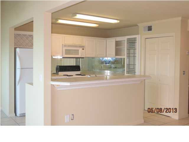 72 Breakers Lane, Unit 72 Ridgeland, MS 39157 - Photo 10 of 17 Open Kitchen