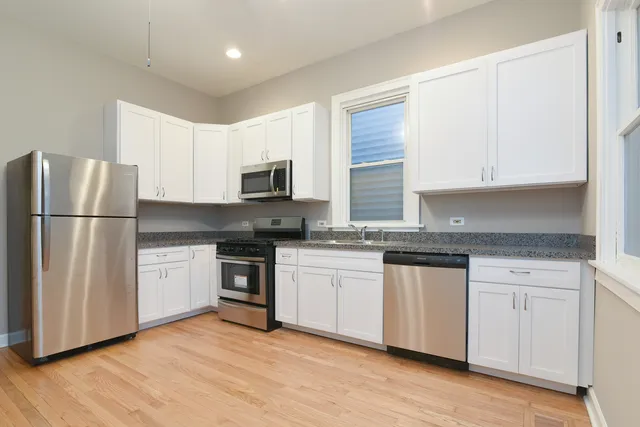 $2,150 | 2914 North Richmond Street, Unit 1, Chicago, IL 60618