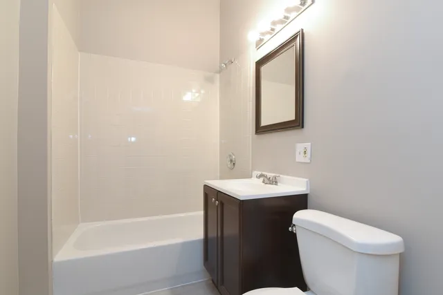 $2,150 | 2914 North Richmond Street, Unit 1, Chicago, IL 60618