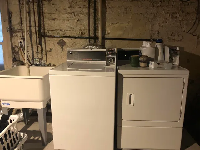 $2,150 | 2914 North Richmond Street, Unit 1, Chicago, IL 60618