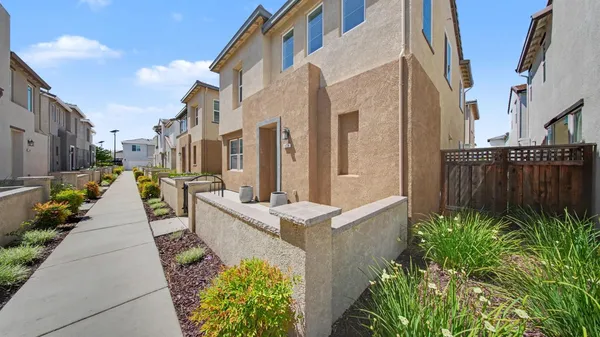 $569,999 | 1624 Westwind Way, Lathrop, CA 95330