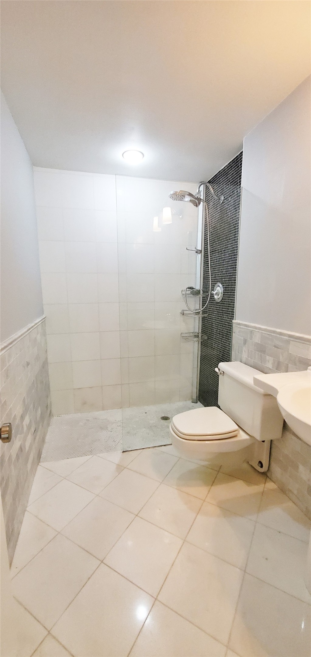 5630 Edith Street Houston, TX 77081 - Photo 17 of 30 Primary bathroom with large shower.