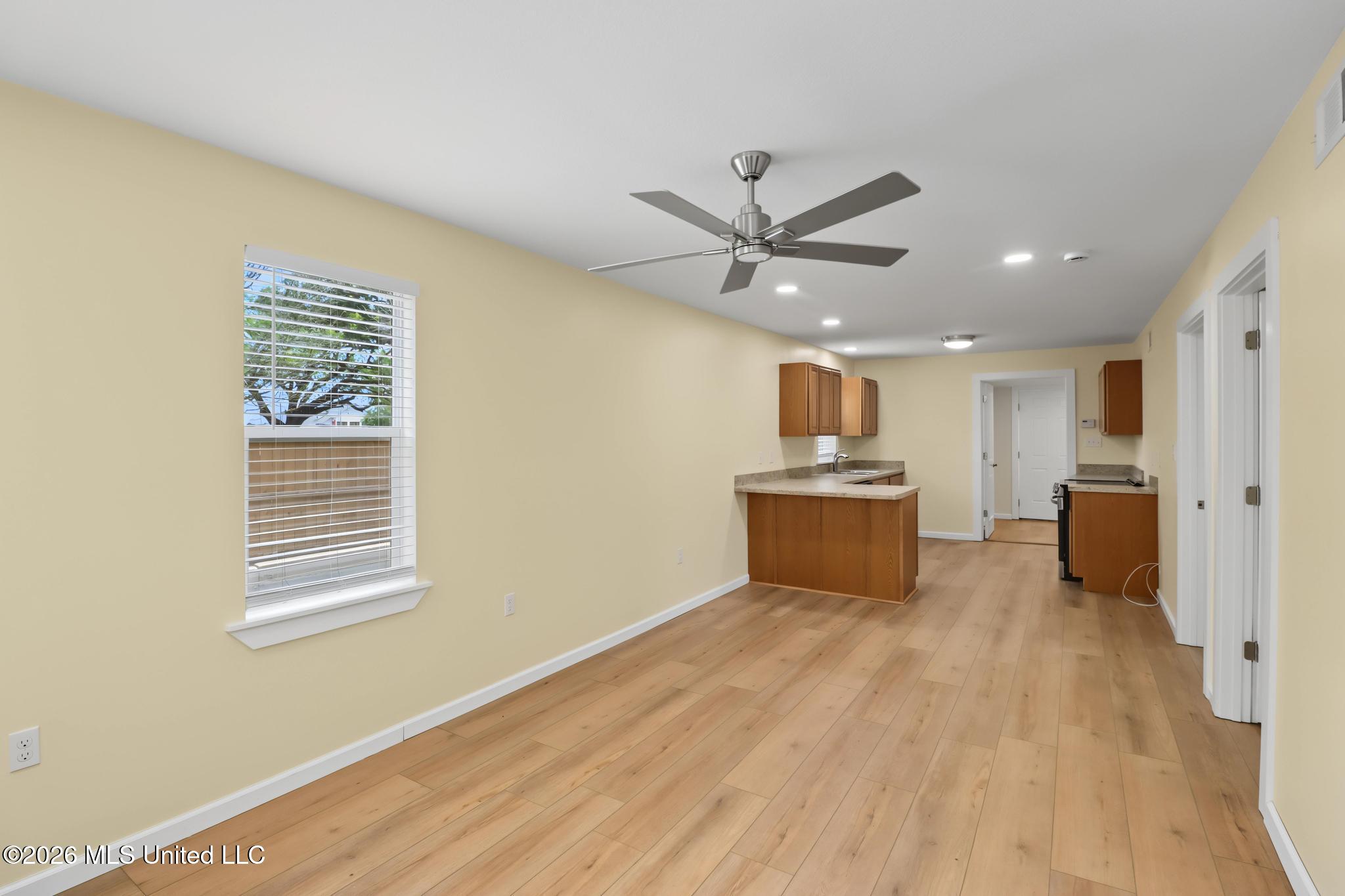 317 Nelson Road Biloxi, MS 39531 - Photo 4 of 12 IMG_3988