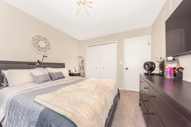 $315,000 | 237 Winchester Street, South Lyon, MI 48178