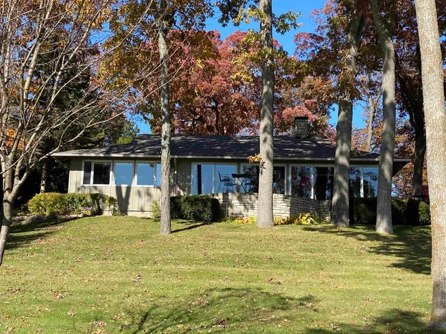 $2,390,000 | N5667 Lac Verde Circle, Green Lake, WI 54941