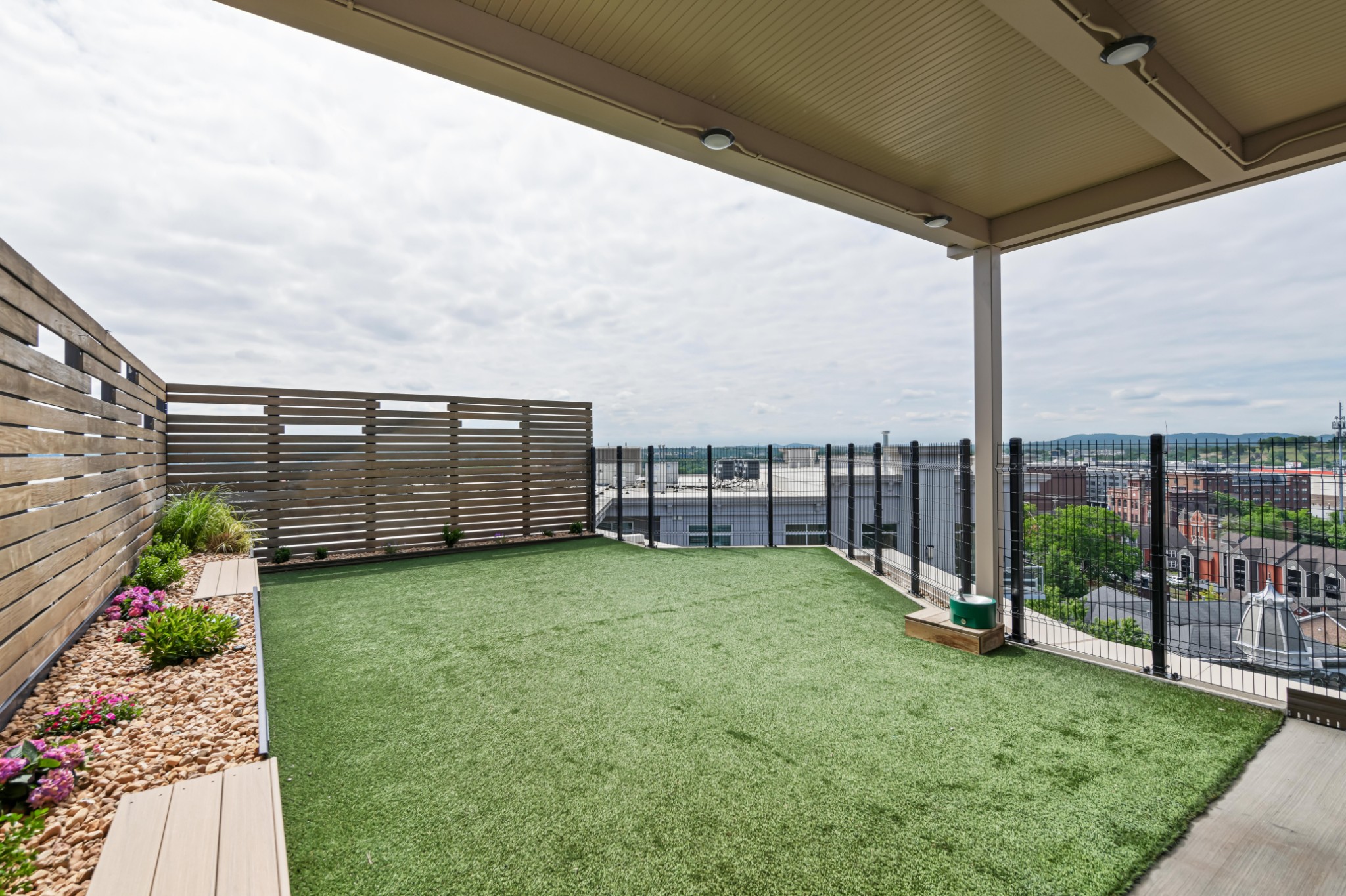 20 Rutledge Street, Unit 707 Nashville, TN 37210 - Photo 37 of 51 a view of a garden
