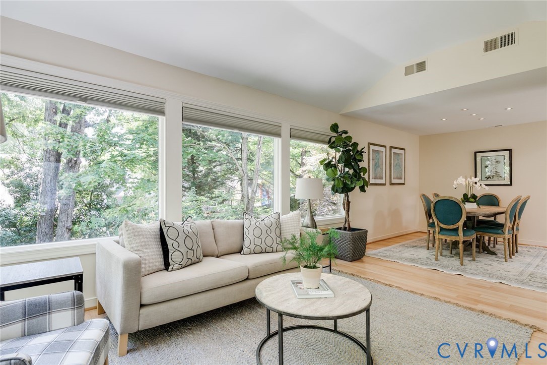 3115 Stony Point Road, Unit B Richmond, VA 23235 - Photo 25 of 37 Sun room looking into dining room area