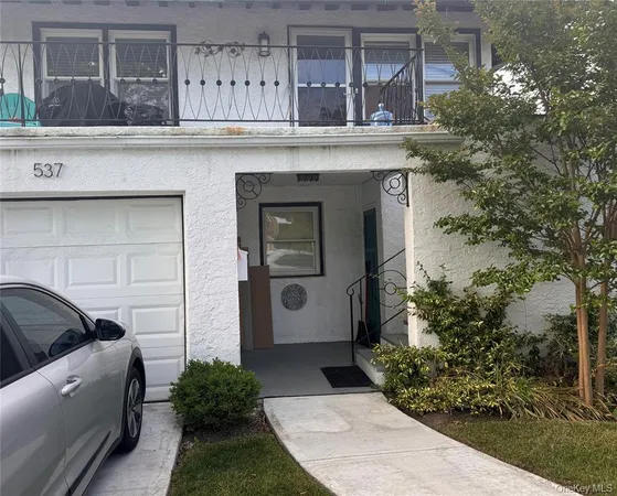 $4,250 | 537 East Chester Street, Long Beach, NY 11561