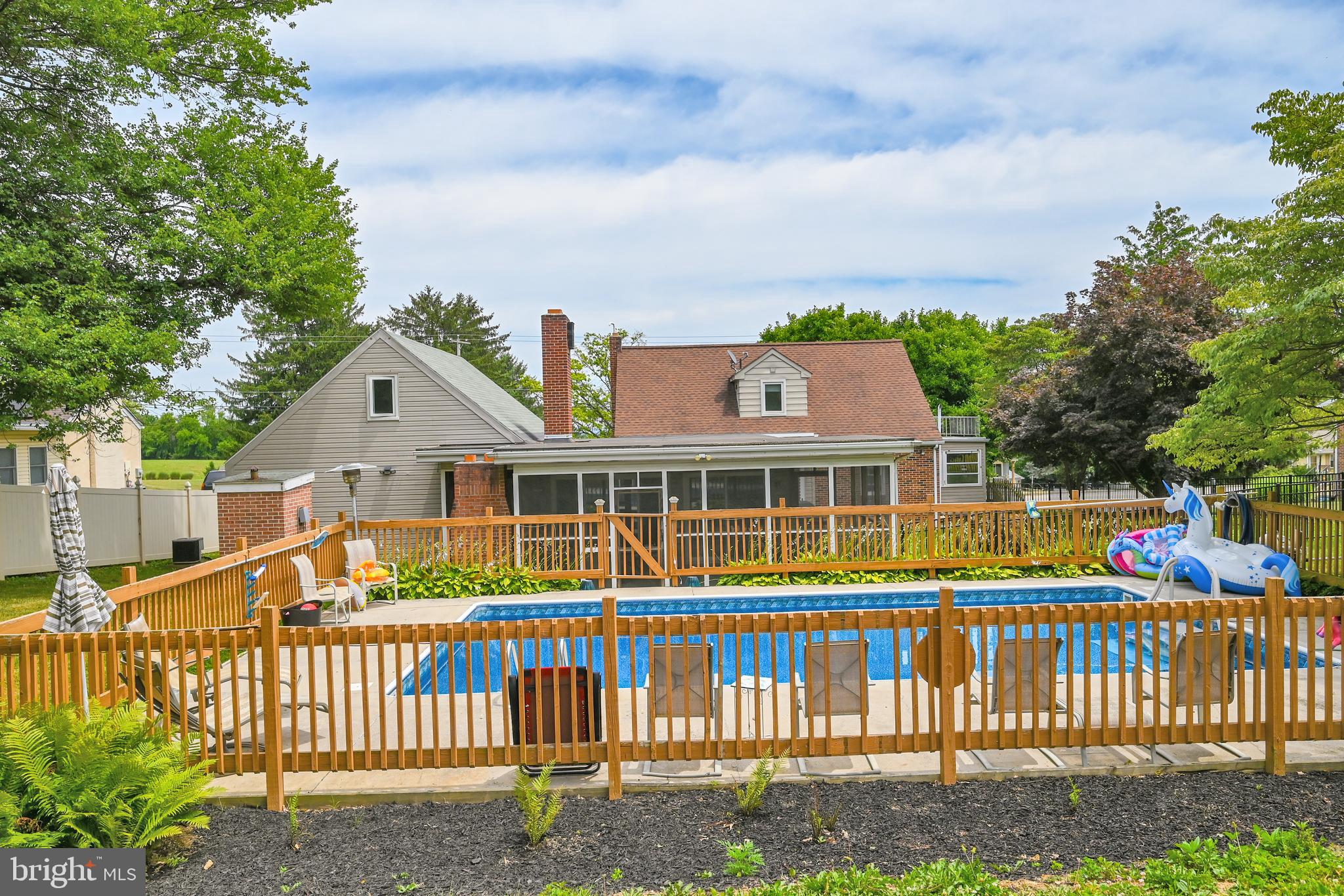 1168 Roth Church Rd Spring Grove Pa Spring Grove, PA 17362 - Photo 3 of 42