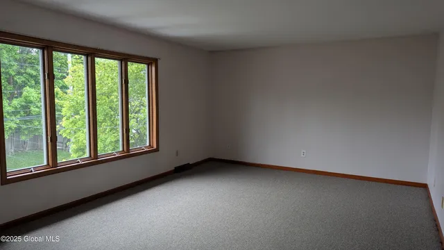 $1,500 | 821 Salina Street, Schenectady, NY 12308