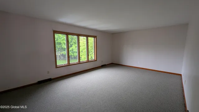 $1,500 | 821 Salina Street, Schenectady, NY 12308