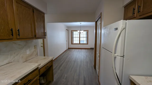 $1,500 | 821 Salina Street, Schenectady, NY 12308