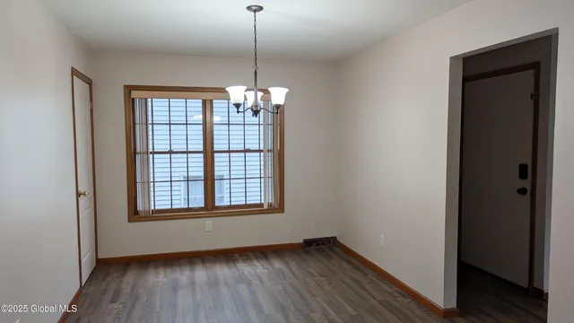 $1,500 | 821 Salina Street, Schenectady, NY 12308