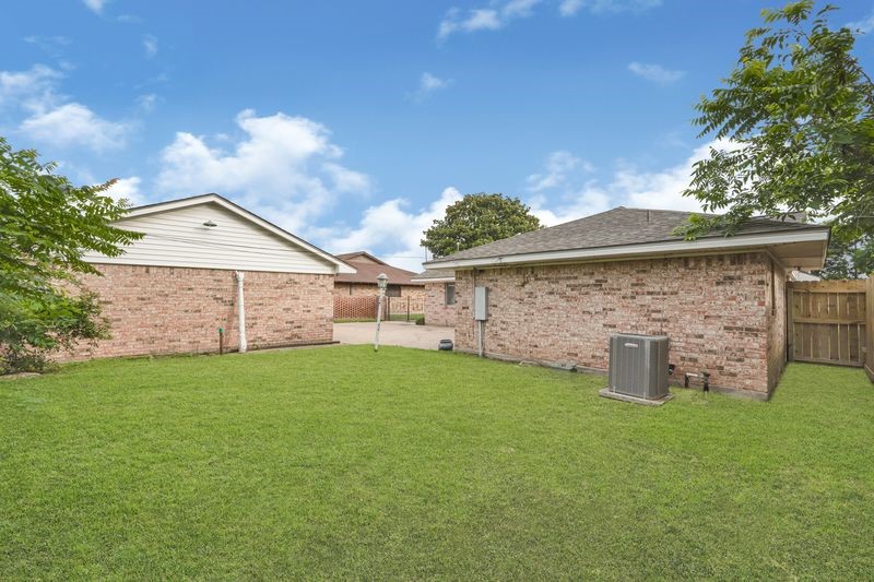 4910 Teton Street Houston, TX 77033 - Photo 26 of 27