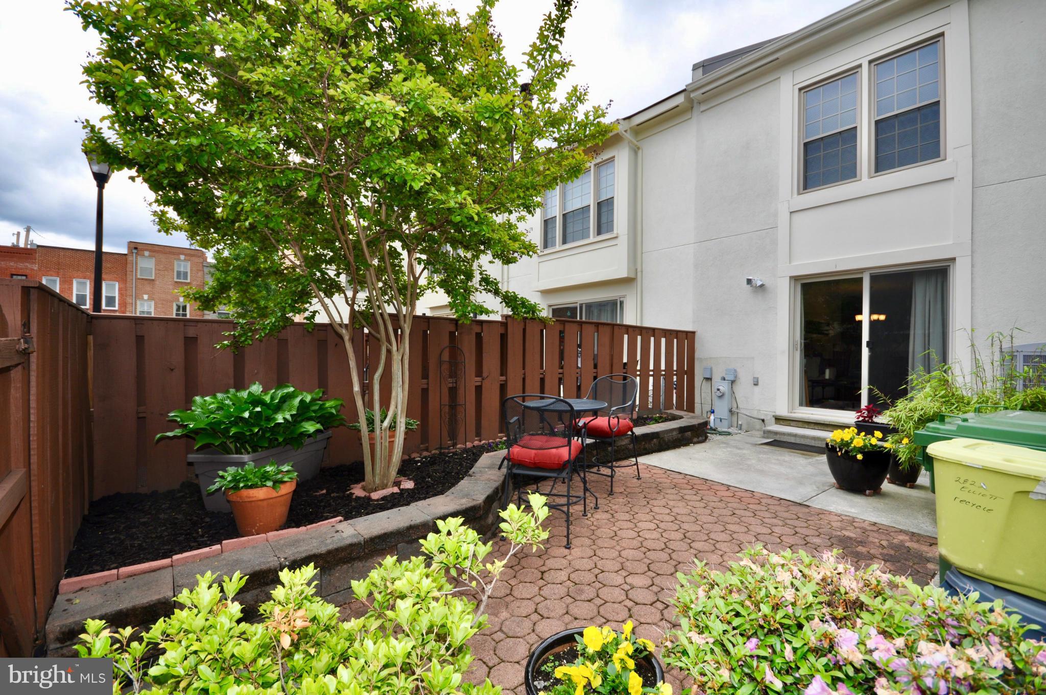 2822 Elliott Street Baltimore, MD 21224 - Photo 29 of 30 Lush Planting Beds