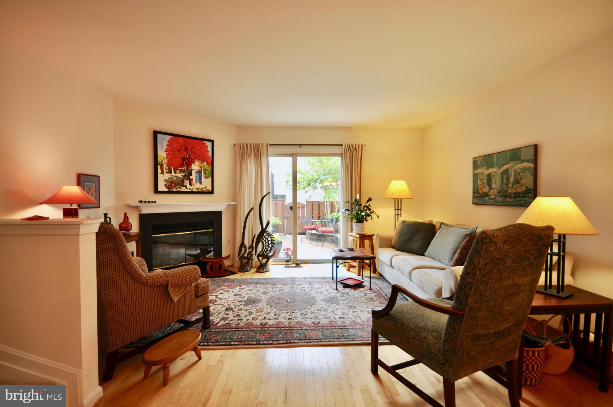 2822 Elliott Street Baltimore, MD 21224 - Photo 9 of 30 Living Room Overlooking Lovely Patio