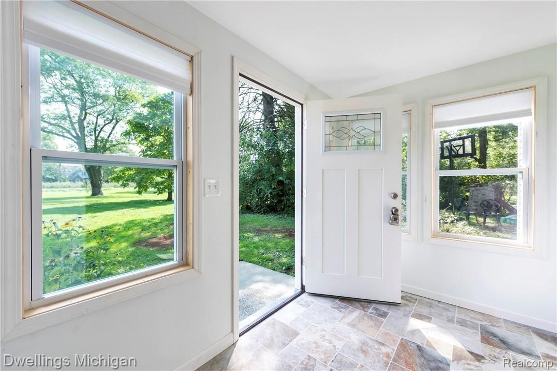 3648 Canton Ctr Road Canton, MI 48188 - Photo 3 of 40 Enclosed Patio