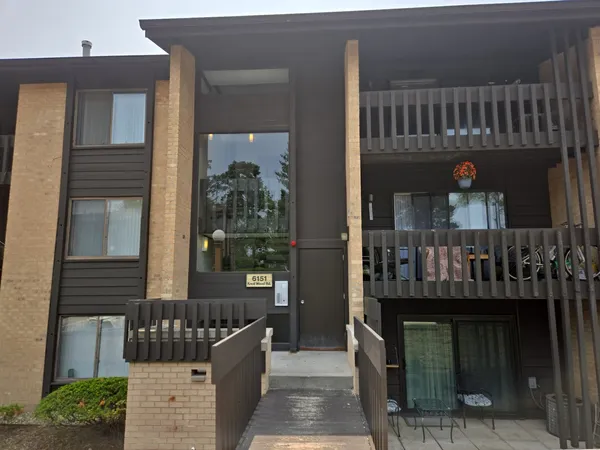$1,550 | 6151 Knoll Wood Road, Unit 305, Willowbrook, IL 60527