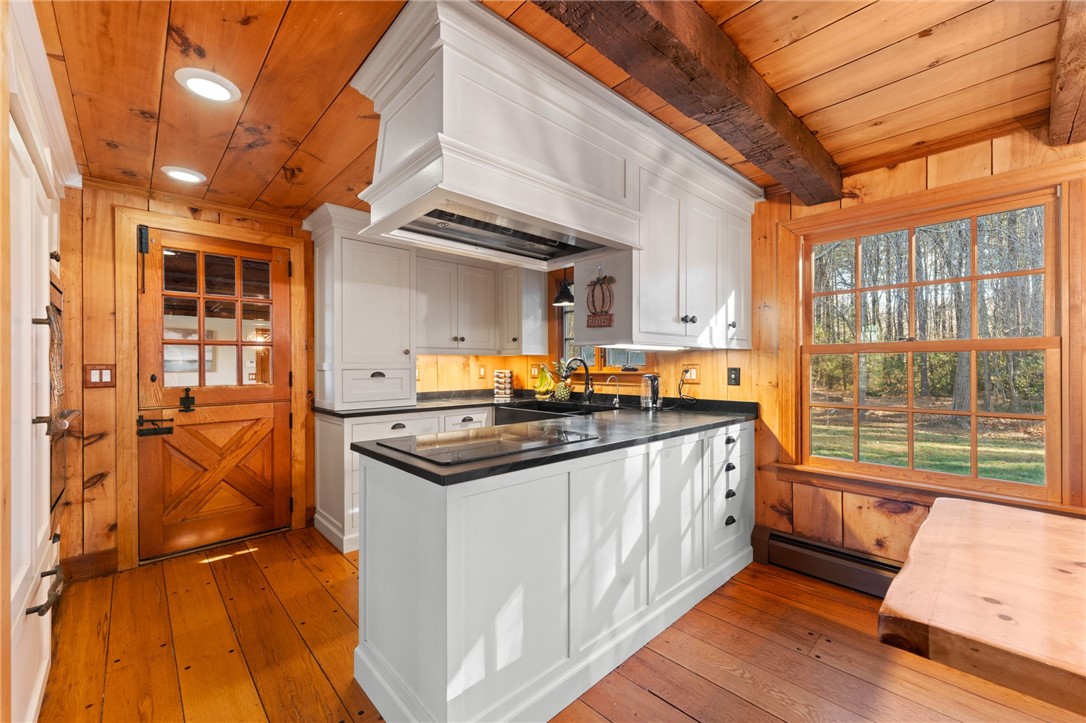 510 Reservoir Road Burrillville, RI 02859 - Photo 8 of 42