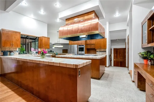 $829,000 | 3735 West Woodside Avenue, Visalia, CA 93291