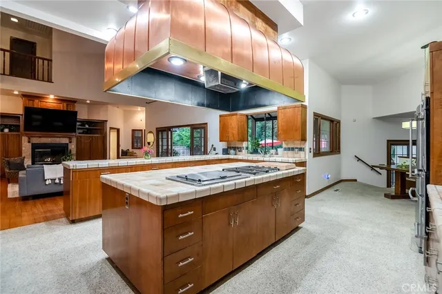 $829,000 | 3735 West Woodside Avenue, Visalia, CA 93291